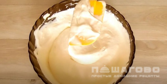 Фото приготовления рецепта: Нежный ванильный бисквит - шаг 4