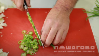 Фото приготовления рецепта: Острая капуста со свеклой быстрого приготовления - шаг 3