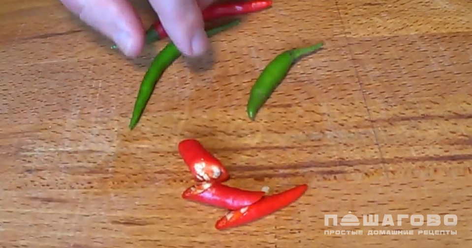 Фото приготовления рецепта: Том ям с курицей - шаг 3