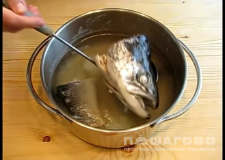 Фото приготовления рецепта: Финский суп с лососем и сливками - шаг 3