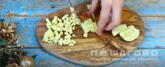 Фото приготовления рецепта: Оливье с креветками - шаг 7