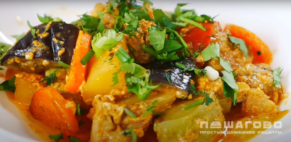 Фото приготовления рецепта: Овощное рагу в горшочках с мясом - шаг 12