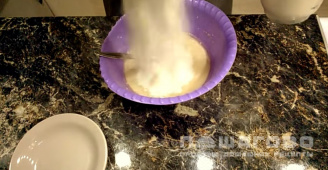 Фото приготовления рецепта: Тесто для пирожков дрожжевое - шаг 3