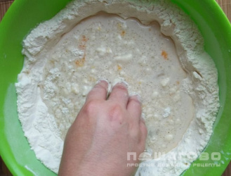 Фото приготовления рецепта: Тесто для хинкали - шаг 1