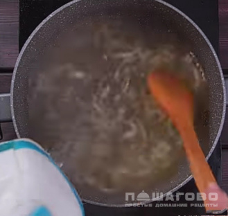 Фото приготовления рецепта: Крем-суп из брокколи с плавленным сыром - шаг 2