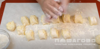 Фото приготовления рецепта: Творожные сырники - шаг 5