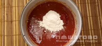Фото приготовления рецепта: Отбивные в яично-томатном кляре - шаг 3