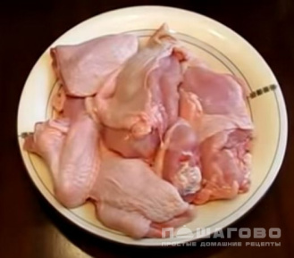 Фото приготовления рецепта: Курица в соусе с чесноком - шаг 1
