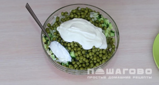 Фото приготовления рецепта: Оливье с курицей - шаг 8