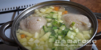 Фото приготовления рецепта: Суп из свежих огурцов - шаг 5