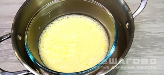 Фото приготовления рецепта: Яичный паровой омлет детский - шаг 3