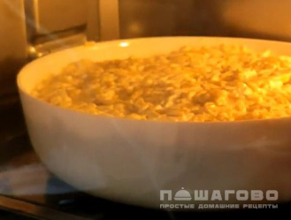 Фото приготовления рецепта: Куриное филе под шубой с картофелем - шаг 6