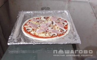 Фото приготовления рецепта: Пицца с прошутто - шаг 5