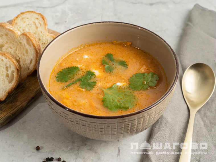 Капустняк со свежей капустой и кинзой