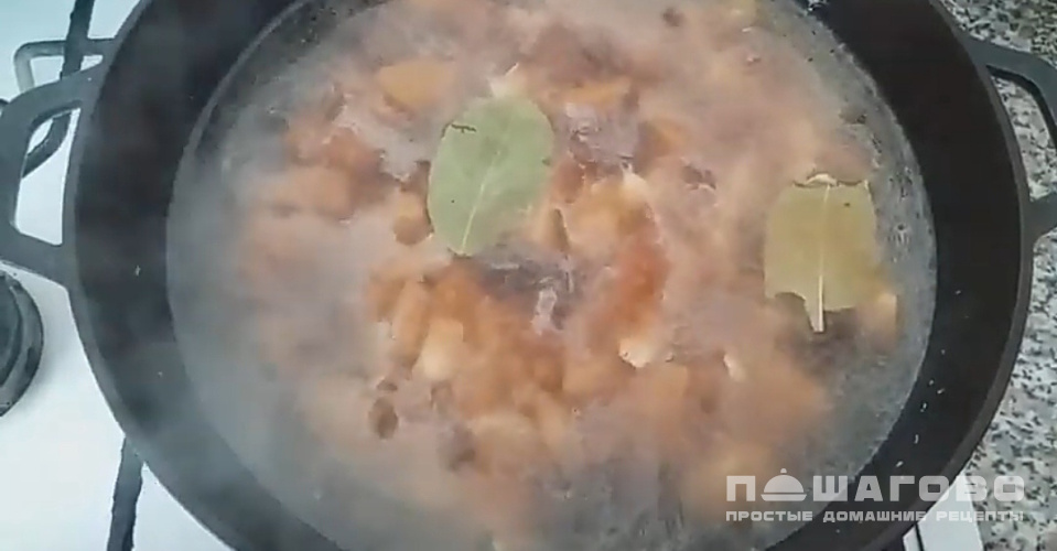 Фото приготовления рецепта: Капустная солянка с мясом - шаг 3