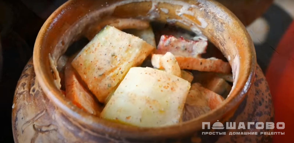 Фото приготовления рецепта: Овощное рагу в горшочках с мясом - шаг 10