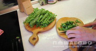 Фото приготовления рецепта: Холодный щавелевый суп - шаг 2