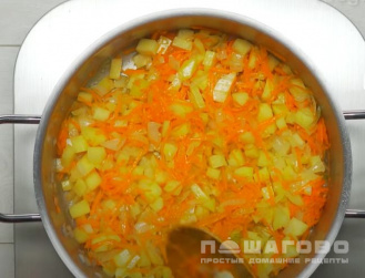 Фото приготовления рецепта: Щавелевый суп - шаг 3