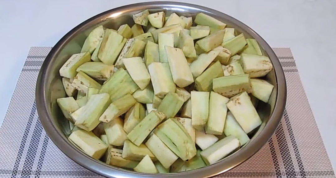 Фото приготовления рецепта: Салат Вкус августа - шаг 3