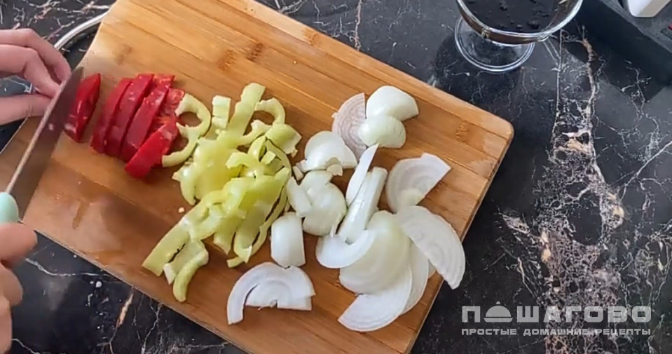 Фото приготовления рецепта: Курица по-китайски с овощами - шаг 5
