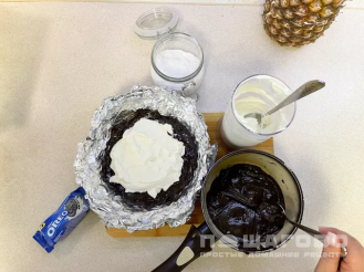 Фото приготовления рецепта: Чизкейк с орео - шаг 4