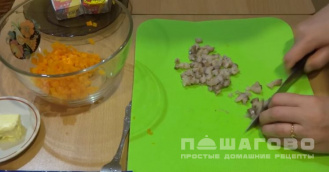 Фото приготовления рецепта: Закуска из селедки и плавленого сыра - шаг 1