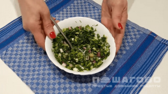 Фото приготовления рецепта: Салат с опятами - шаг 2