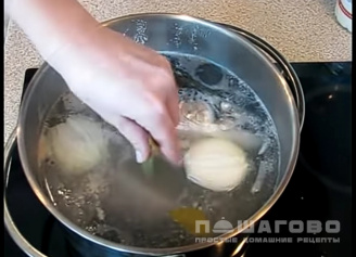 Фото приготовления рецепта: Финский суп с лососем и сливками - шаг 2
