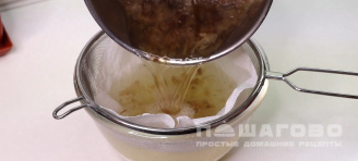 Фото приготовления рецепта: Бульон даси (даши) из сухих водорослей - шаг 4