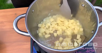 Фото приготовления рецепта: Крем-суп из цветной капусты с сыром и сухариками - шаг 9