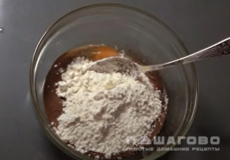 Фото приготовления рецепта: Кекс в микроволновке за 3 минуты - шаг 4