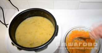 Фото приготовления рецепта: Суп из брюквы - шаг 4