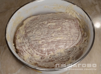 Фото приготовления рецепта: Мясо по-французски в духовке из свинины с помидорами и сыром - шаг 2
