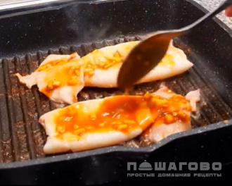 Фото приготовления рецепта: Кальмар на гриле по-корейски - шаг 5