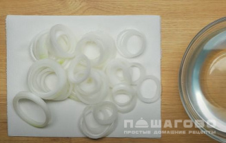 Фото приготовления рецепта: Луковые колечки (onion rings) - шаг 3