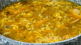 Фото приготовления рецепта: Грибной суп с рисом - шаг 7