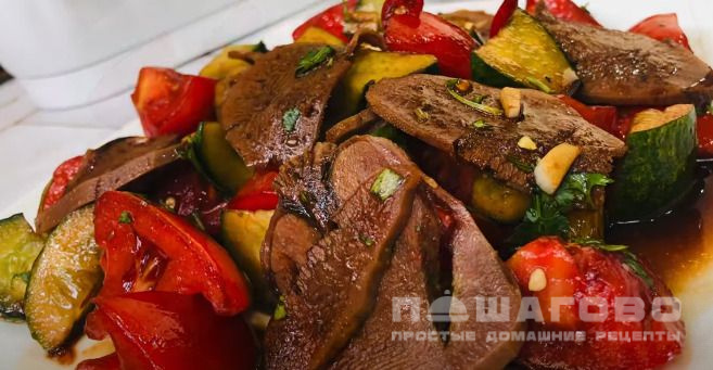 Китайский салат с языком и свежим огурцом