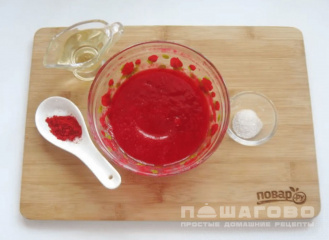 Фото приготовления рецепта: Соус из калины к мясу - шаг 2
