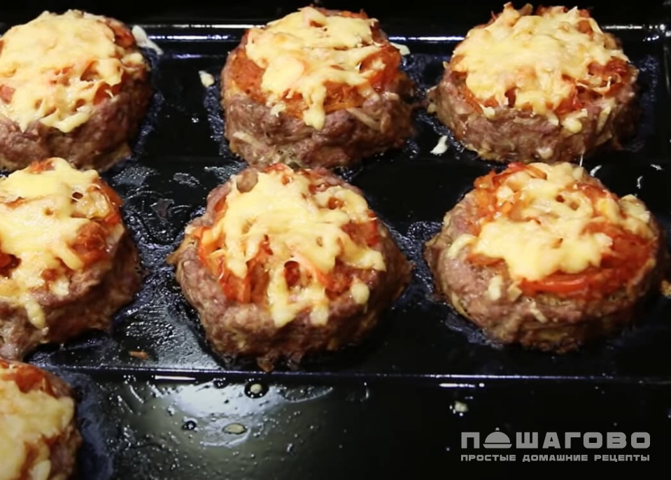 Фото приготовления рецепта: Ватрушка мясная - шаг 8