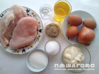 Фото приготовления рецепта: Салат блинный с курицей - шаг 1