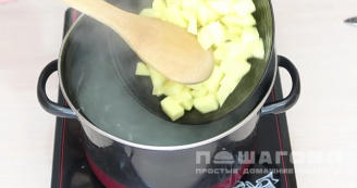 Фото приготовления рецепта: Суп с клецками на курином бульоне - шаг 10