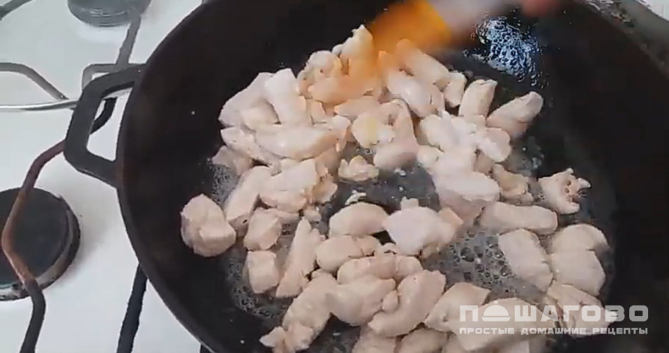 Фото приготовления рецепта: Капустная солянка с мясом - шаг 2
