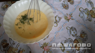 Фото приготовления рецепта: Яичница с молоком - шаг 1