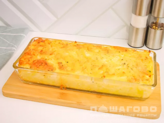Фото приготовления рецепта: Картофельная запеканка с майонезом и сыром - шаг 4
