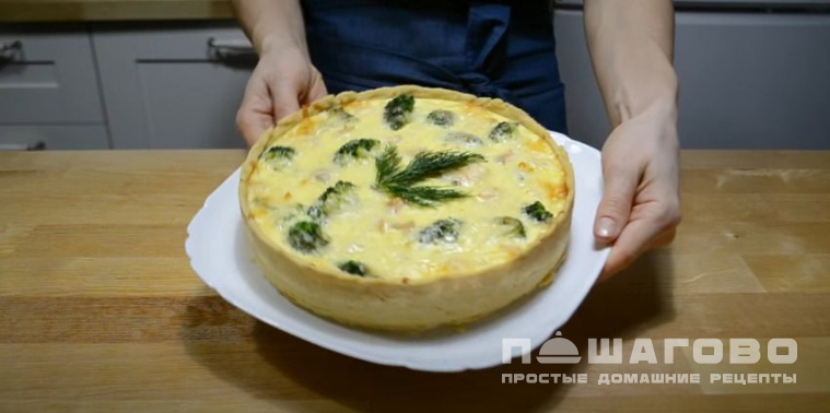 Заливной пирог с красной рыбой