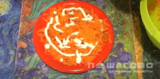 Фото приготовления рецепта: Салат с курагой и морковью - шаг 4