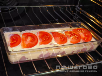 Фото приготовления рецепта: Запеканка с курицей и томатами - шаг 5