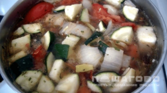 Фото приготовления рецепта: Вегетарианский овощной суп без картошки - шаг 2