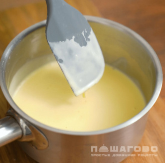 Фото приготовления рецепта: Сырный соус Карбонара - шаг 2