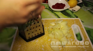 Фото приготовления рецепта: Солянка в мультиварке с копчеными ребрышками - шаг 1